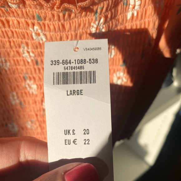 NWT Hollister | Floral Smocked Tie Straps Crop Tank Top | Size: Large (L) - Picture 4 of 4